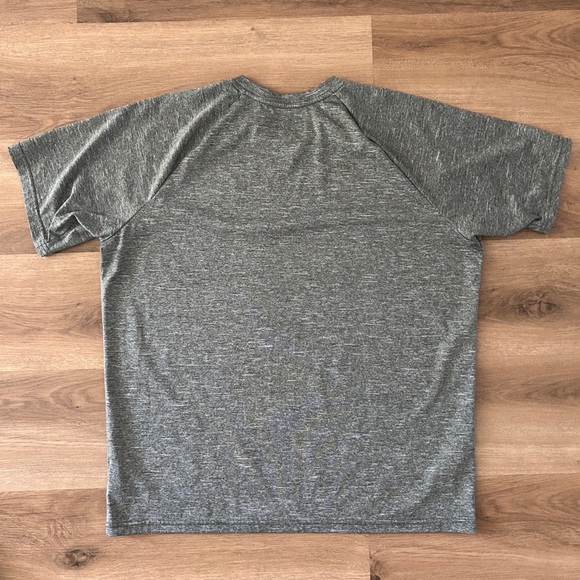 Nike Men's Heathered Short-Sleeve Hydroguard Swim Shirt- EUC - Picture 7 of 8